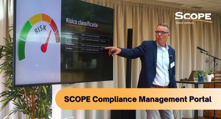 Bas van der Veer presenteert tijdens de lancering van het SCOPE Compliance Management Portal